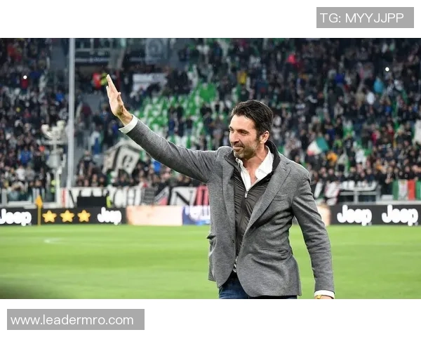 退役足球球星化身漫画英雄 展现绿茵场外的传奇人生